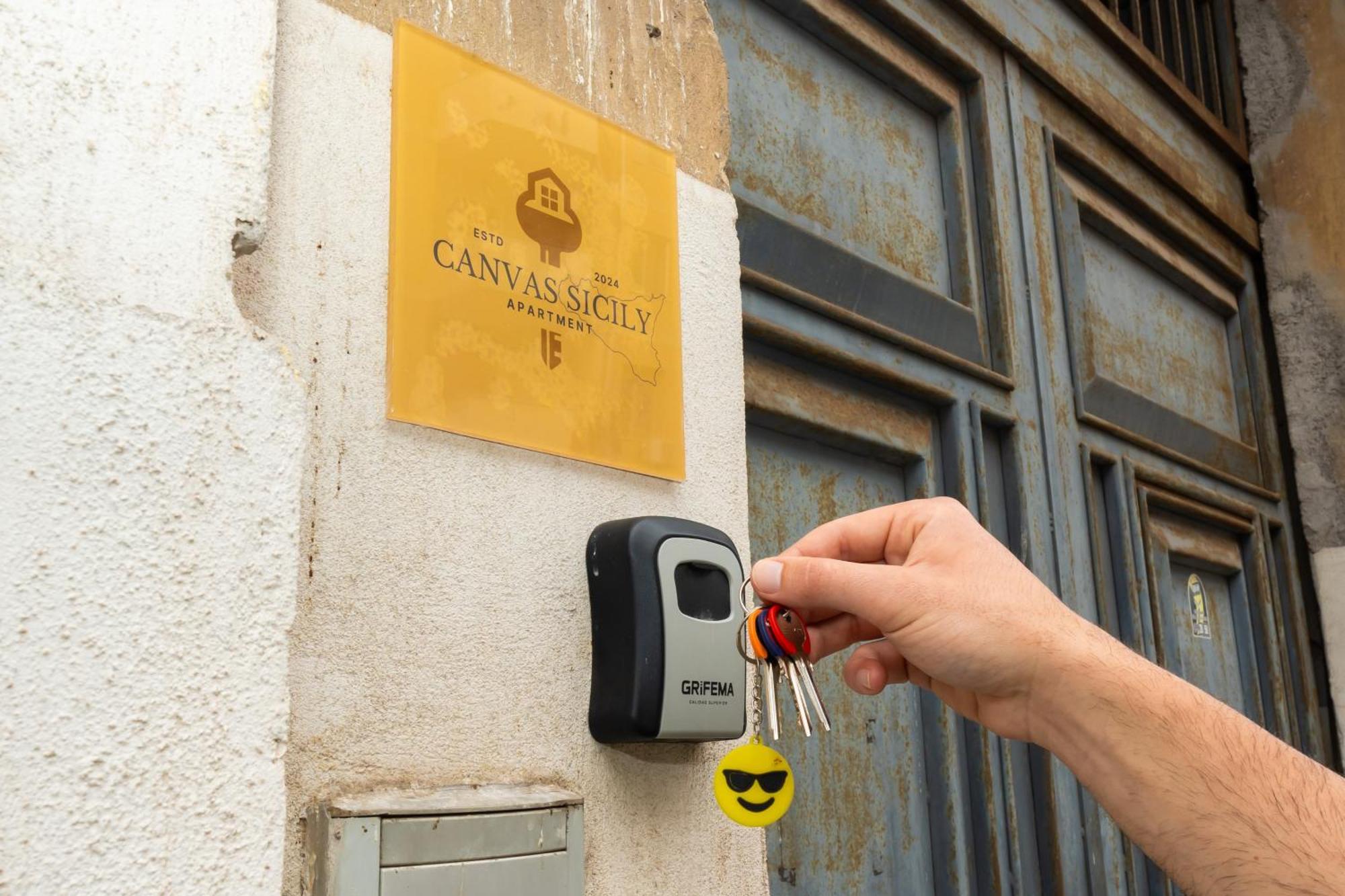 Canvas Sicily Apartment Катания Экстерьер фото